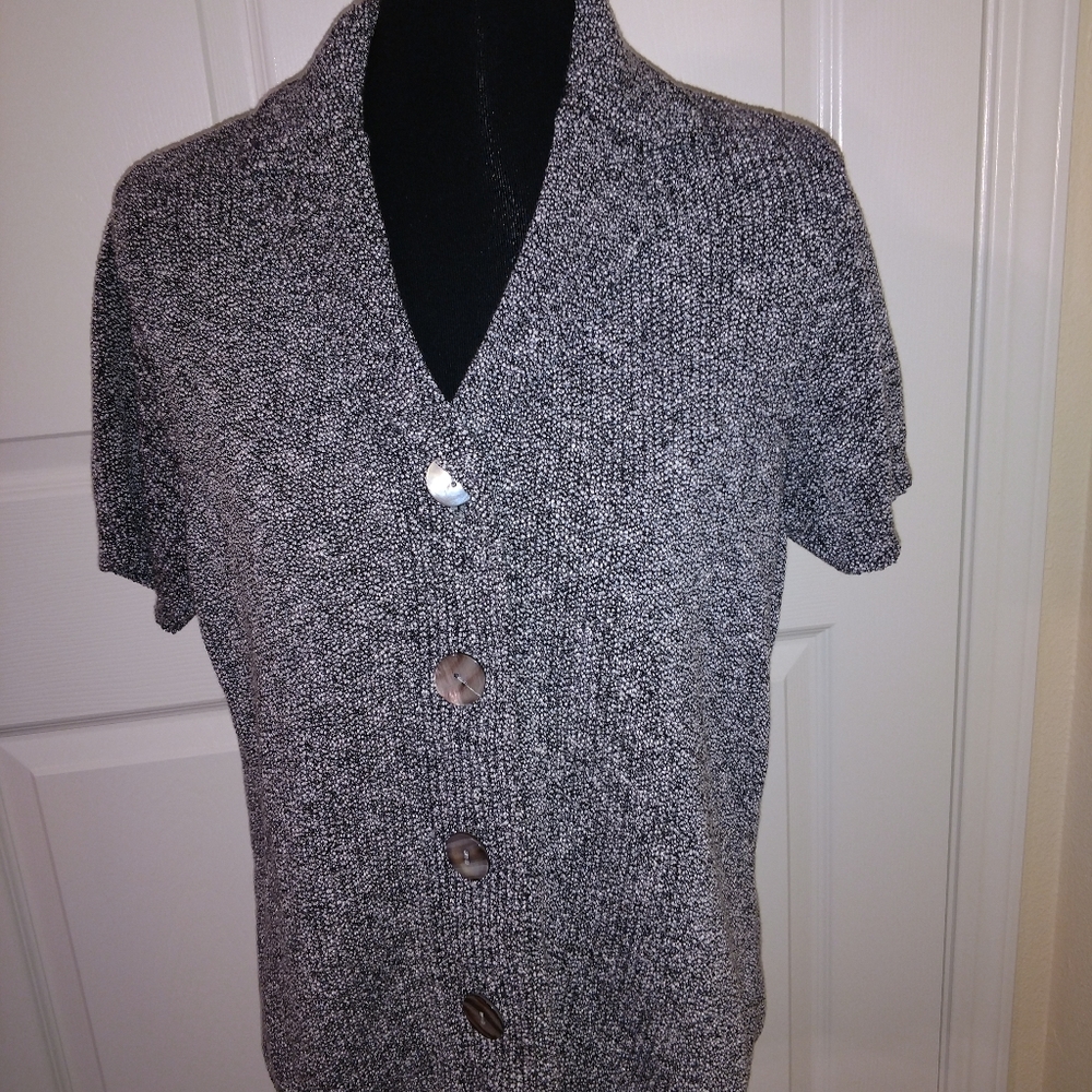 JONES NEW YORK Heavy knit cardigan sweater.